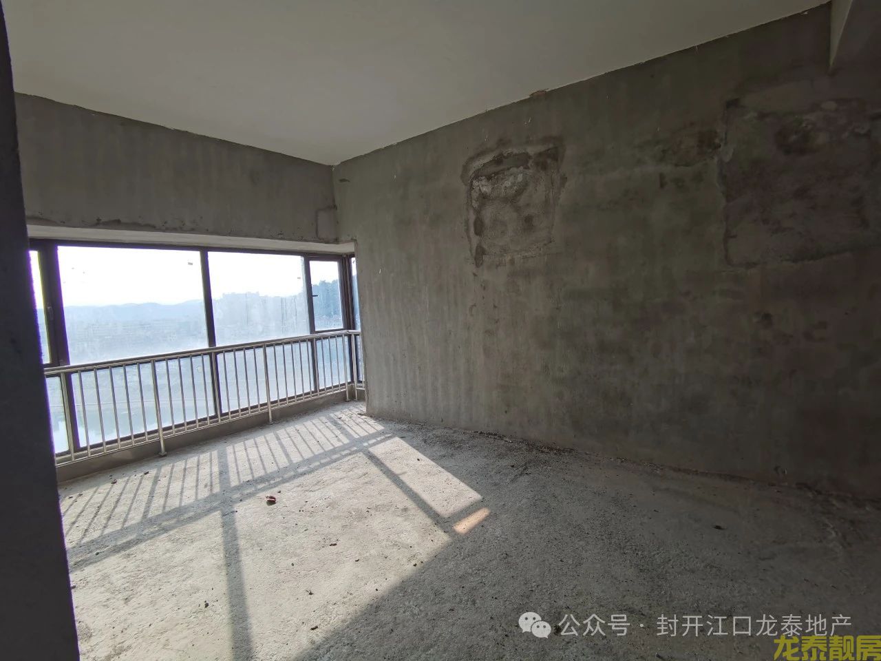 佰隆山河电梯毛坯高层4房