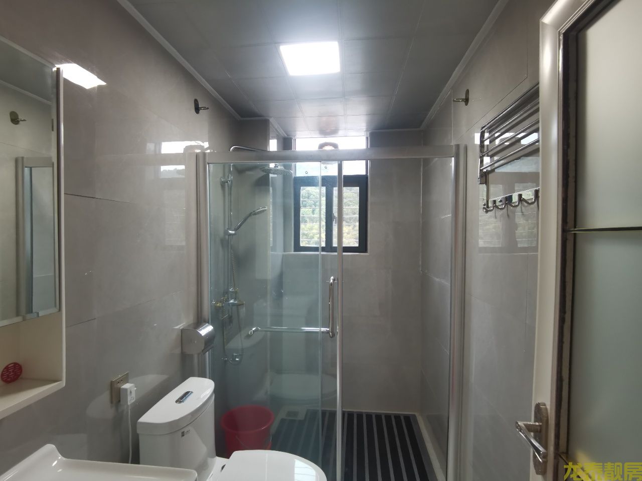 佰隆山河电梯靓楼层精装房