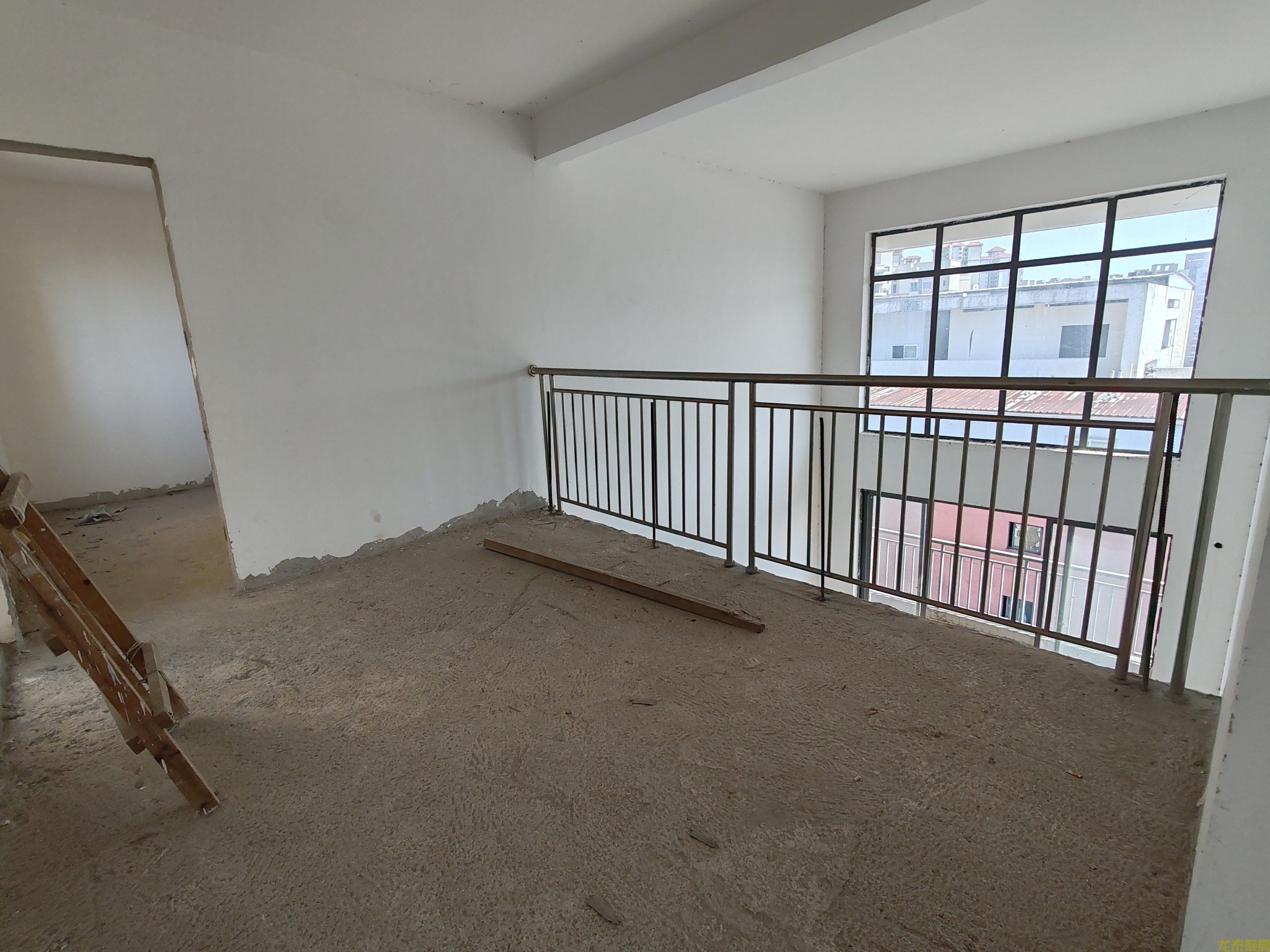 香槟壹号电梯复式小高层