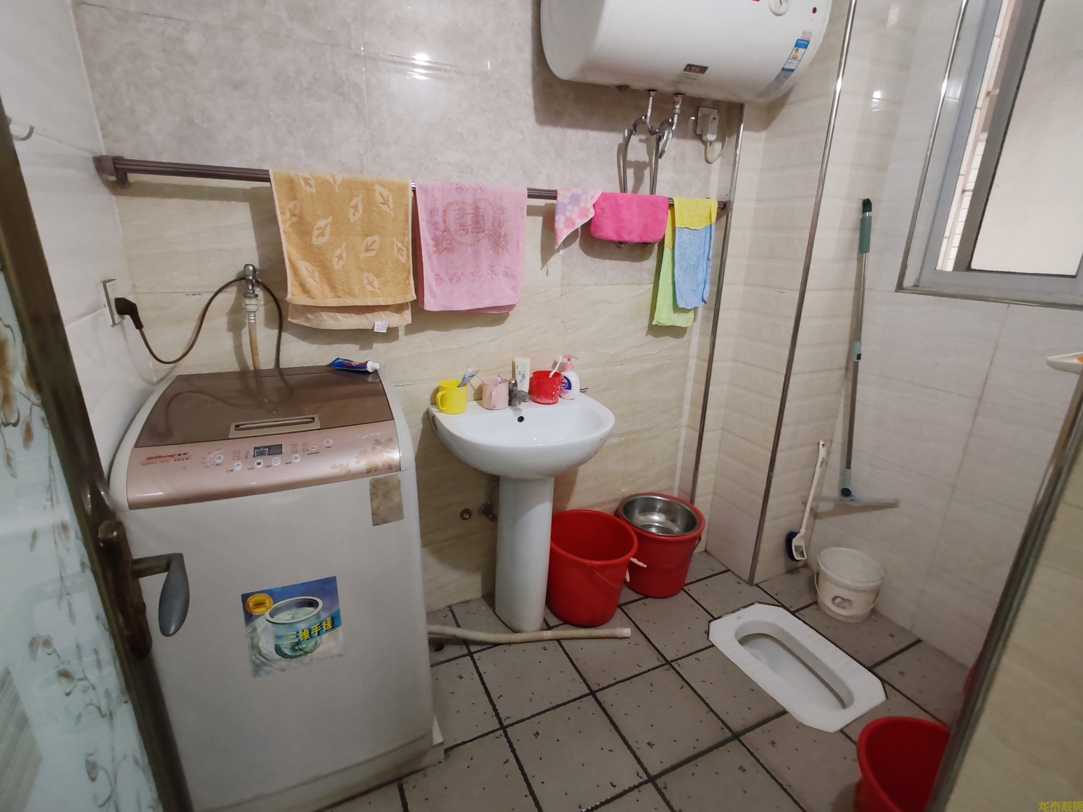 青果场龙山路步梯2楼