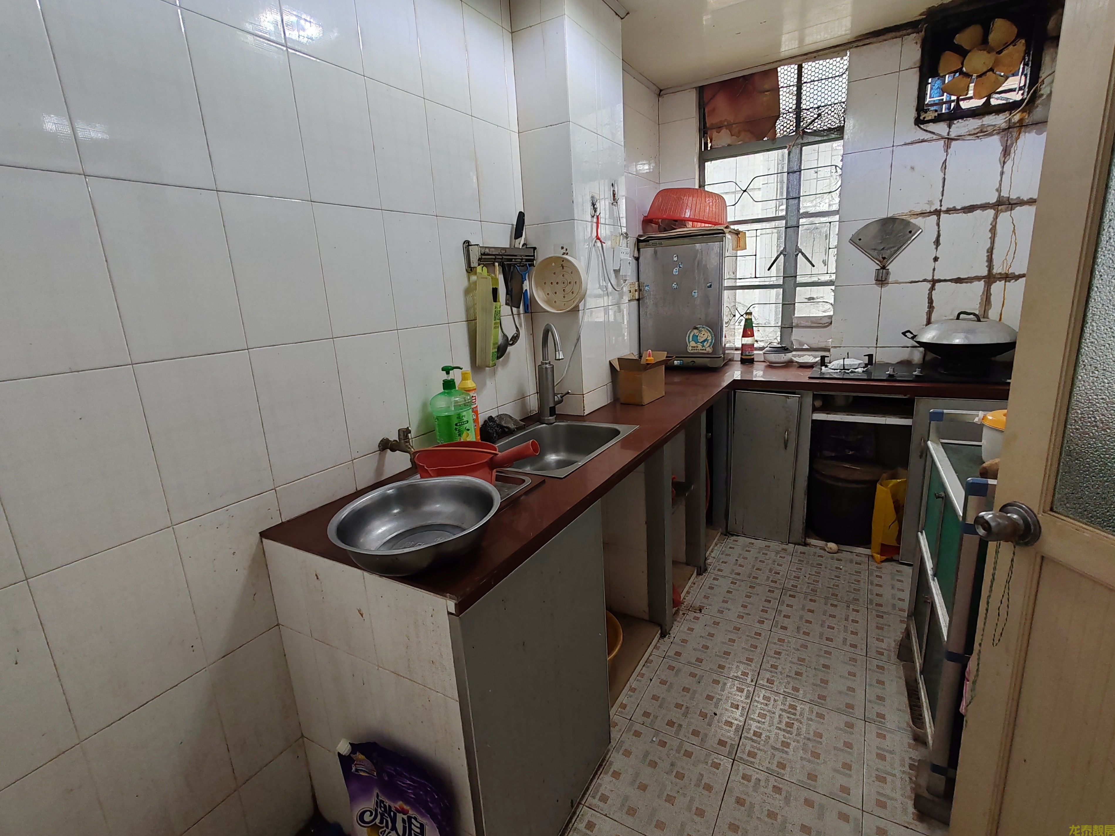 老城区中心市场附近步梯5楼