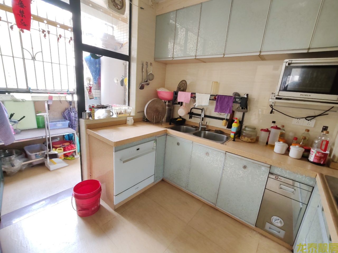 广信嘉园中高楼层精装三居室，附带全套家私家电